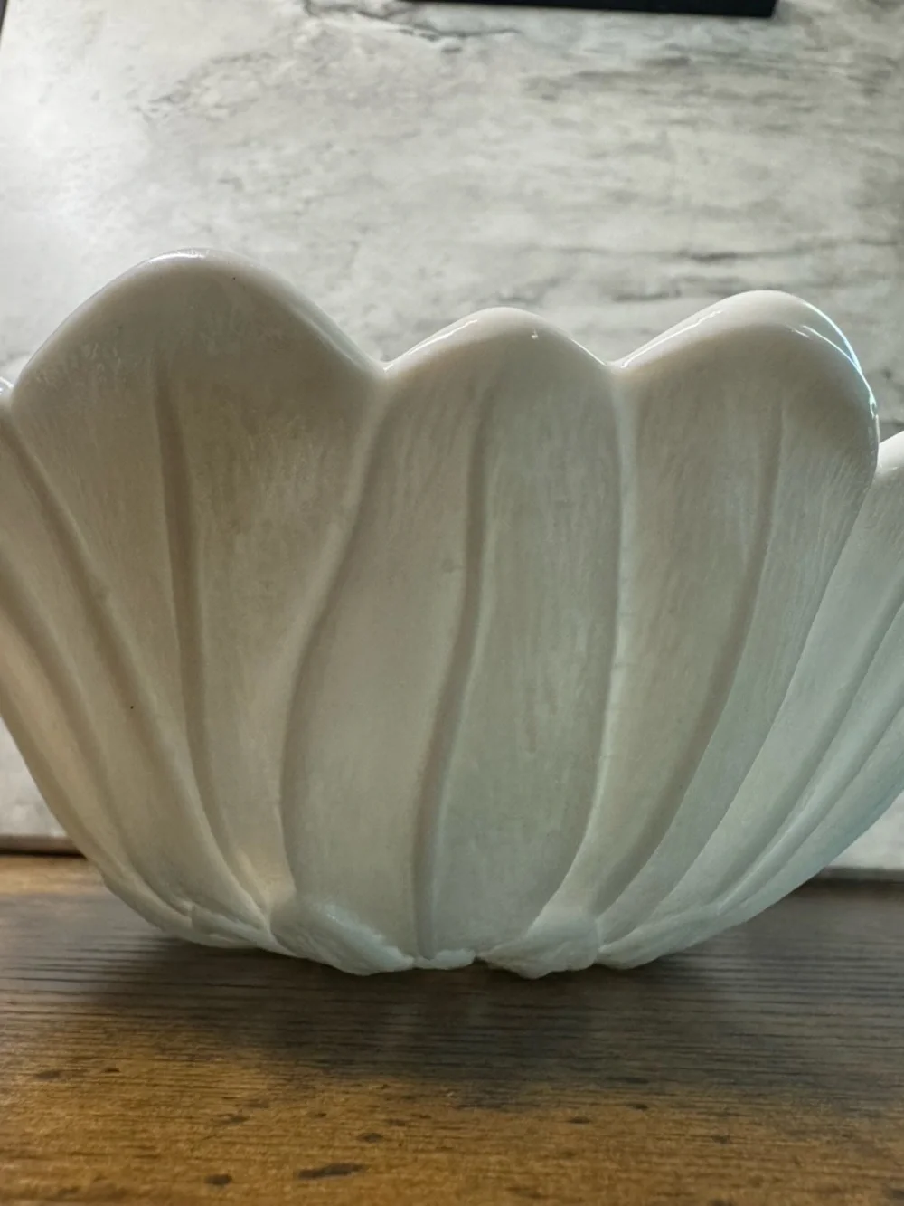 Indiana Glass Lily Pons Sunflower White Milk Glass Bowl